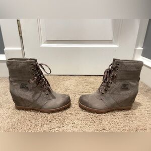 Sorel grey wedge booties